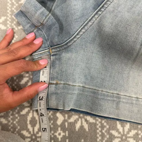 NWT Upwest Pleated Front High Waisted Denim Shorts Light Wash Size Large Blue