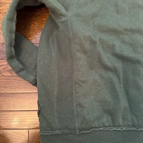 Butter Green and Cream Sweatshirt Size L