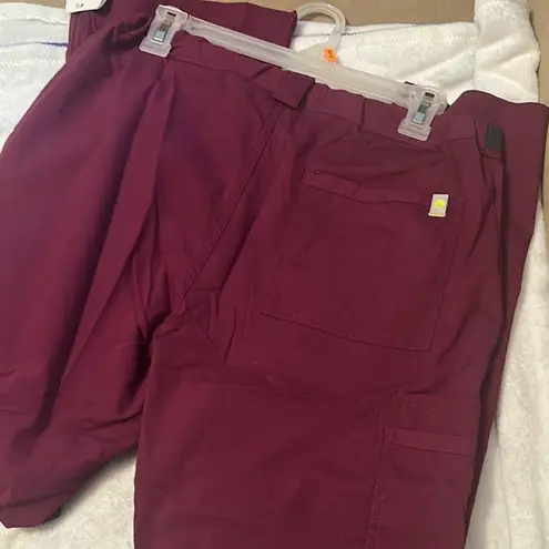 Burgundy scrub pants Sz Small short Purple