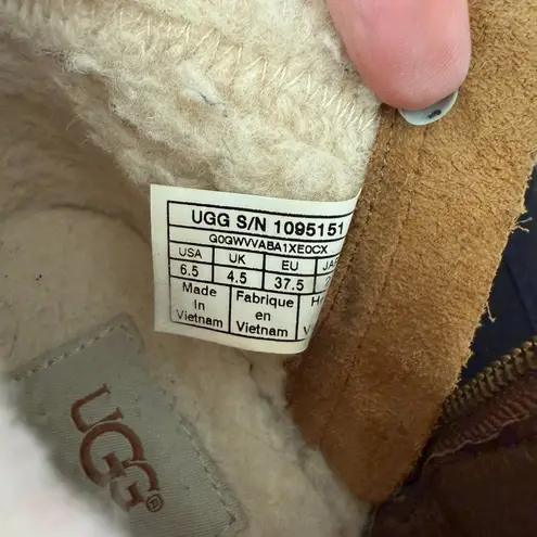 UGG  Benson II waterproof ankle boot in brown leather buckle strap curly wool 6.5