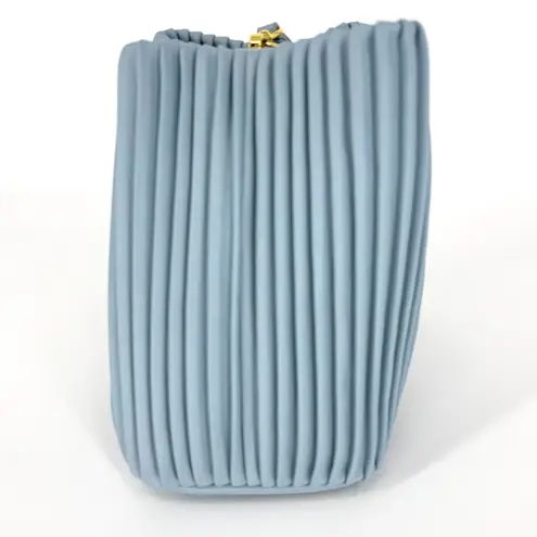 Annie Griffin Annie Handbags Aura Bucket Bag Light Blue NWT