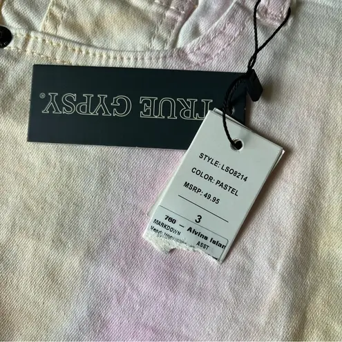 NWT True Gypsy rainbow tie dye Jean shorts in size 3 raw hems