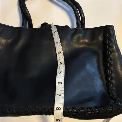 Laura Ashley BRAND BLACK LEATHER HAND BAG SNAP CLOSURE MIDDLE ZIP POCKET