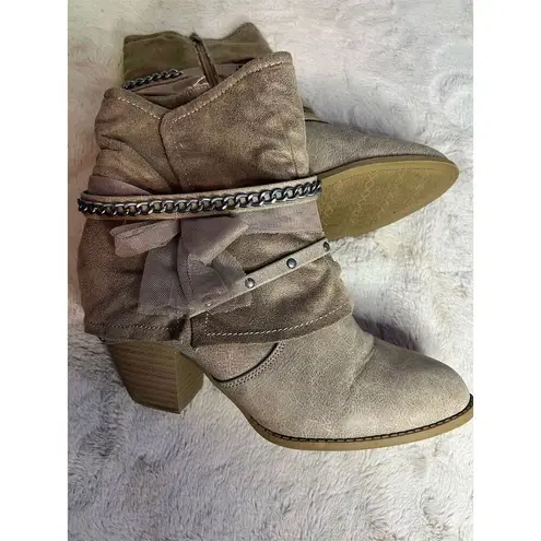Jellypop Women's Brown Ankle Booties Bow Chain Accents Size 9M