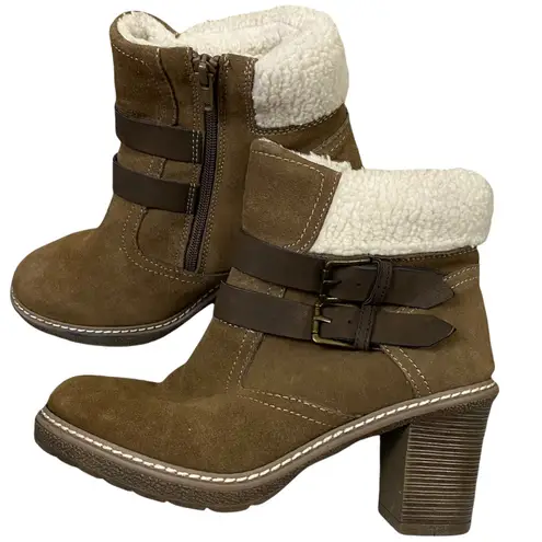 White Mountain Joker Taupe Suede Heeled Ankle New Condition