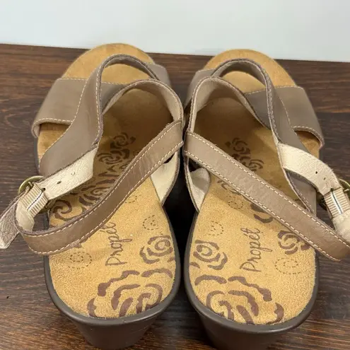 Propet Womens 2” wedge heel khaki leather sandal size 10 Tan