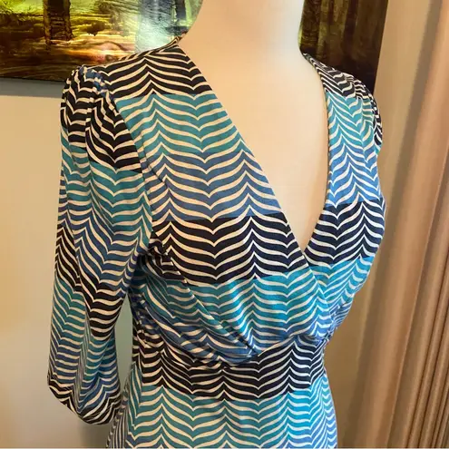 Ruby Belle Retro Waves A