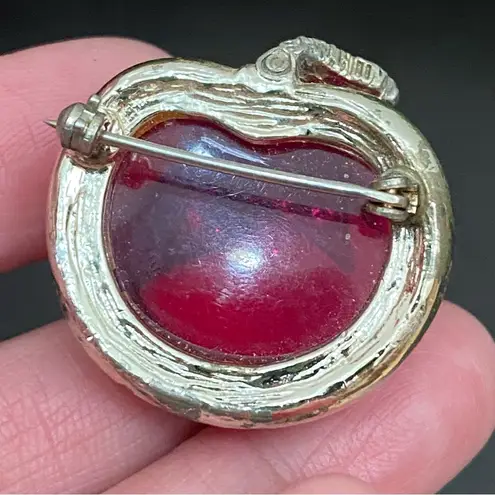 Vintage SARAH COVENTRY Fuchsia Pink Lucite Jelly Belly Mini Apple Brooch