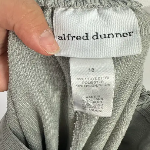 Alfred Dunner Pants Womens 18 Gray Corduroy Pull On Wide Leg Modest Work Comfy
