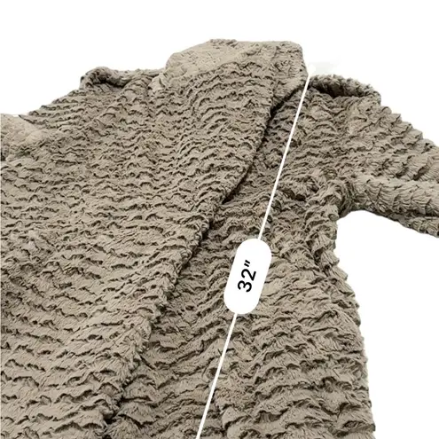 Cynthia Steffe ruffled faux fur beige tan winter coat size medium EUC