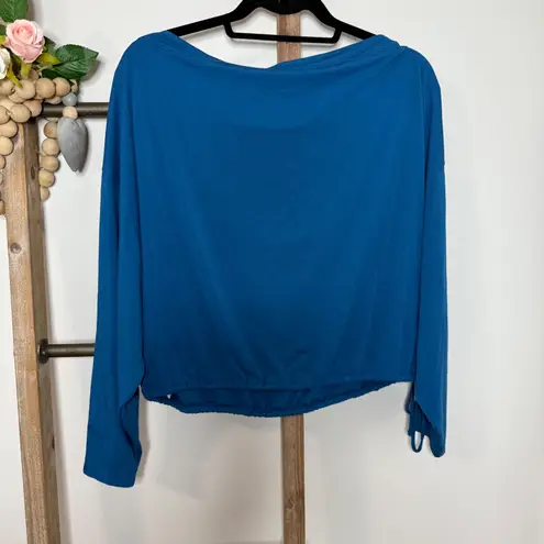 Athleta  Blue Boat Neck Dolman Sleeve Cinched Hem Crop Top Women's Medium
