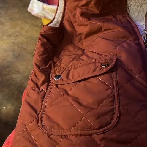 SheIn  Maroon Fur lined vest Very warm and great for chilly weather