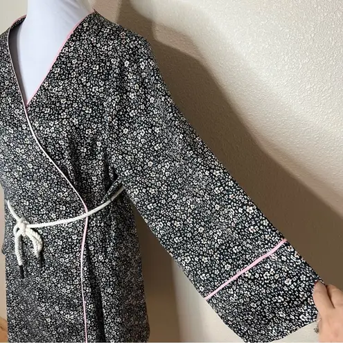 Summersalt The Cloud 9 Silky Robe in In Bloom in Sea Urchin & Pink Sky M/L