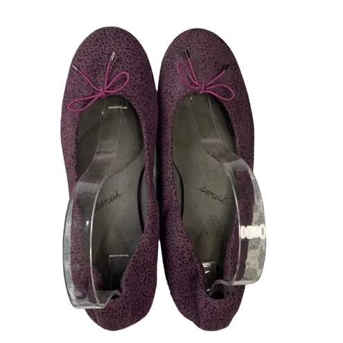 Sanuk  Prima Yoga, purple Animal Print,scrunched,Traction Ballerina Flats Size 8