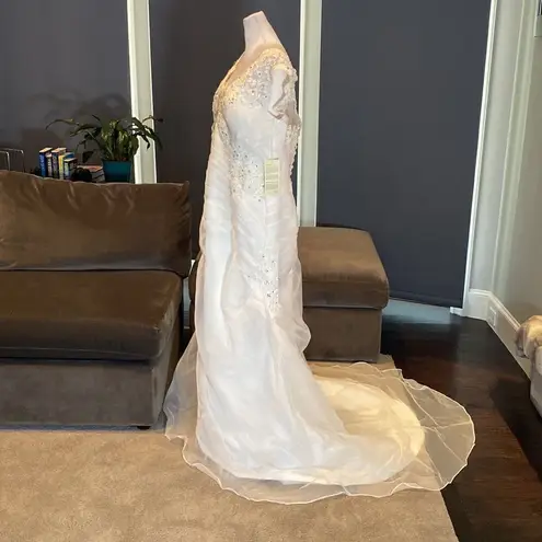 Women’s Wedding Dress Mermaid Fit Zip Up Back Small Train Size 14 NWT White