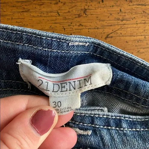 2.1 Denim Shorts Forever 21 Classic Trendy Neutral Jean Pockets Cute Fade Wash Blue Size 30