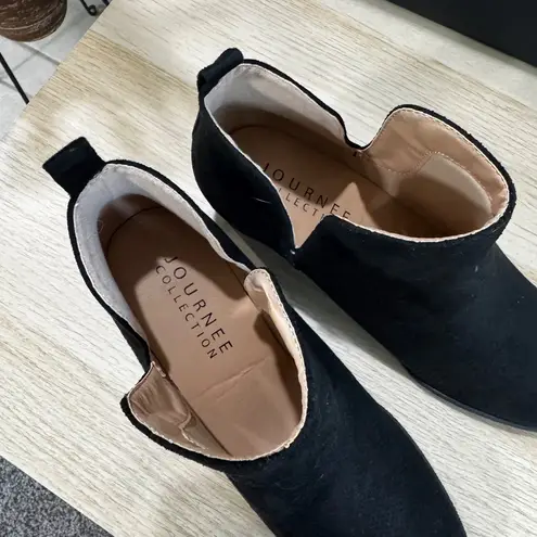 Journee Collection Women's Mylee Pull On Round Toe Wedge Booties Size 8.5