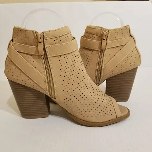 Bella Marie Block Heel Tan Peek Toe Ankle Boot Zip Up Buckle Bikers Stack 8.5