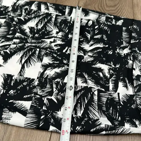Fabletics  Cora Skirt High Rise Compression Black White‎ Palm Print Size Small - Image 5