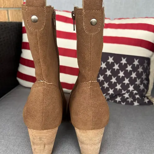 Brown Suede Western Ankle Boots Size 9 – Pointed Toe Cowboy Style