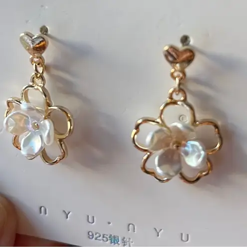 Delicate Gold Floral Earrings with Iridescent Petals Dainty Heart Top 925 Silver