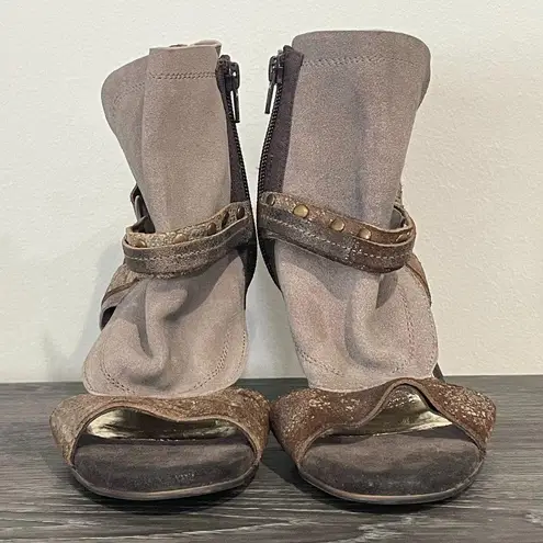 *NWOB* Diba Suede Wedge Sandal Brown Size 6.5