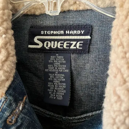 Vintage y2k Sherpa trimmed Cropped Denim Jacket. Blue Size M