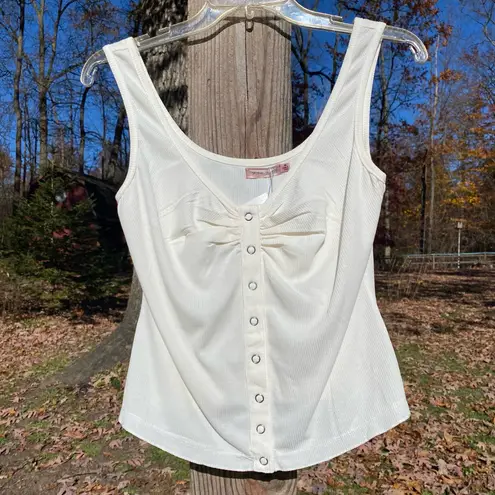 Skylar Rose 🤍 NWT Medium White Ribbed Button Tank Top 🤍
