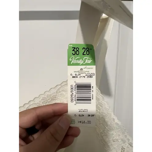 Vanity Fair Vintage 80s Nylon Full Slip Gown Lace Bodice Cream Sz 38 NWT