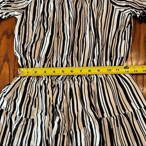 ee: Some Black and White Striped, Off the Shoulder Romper Size Small