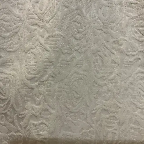 Hailey Logan by Adrianna Papell White Ivory mini dress Size Medium Back Cut Out - Image 4