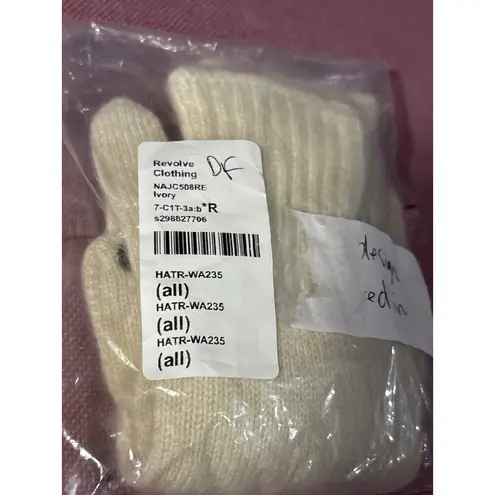 Hat Attack Cashmere Gloves in Ivory One Size New Womens Mittens Knit Tan