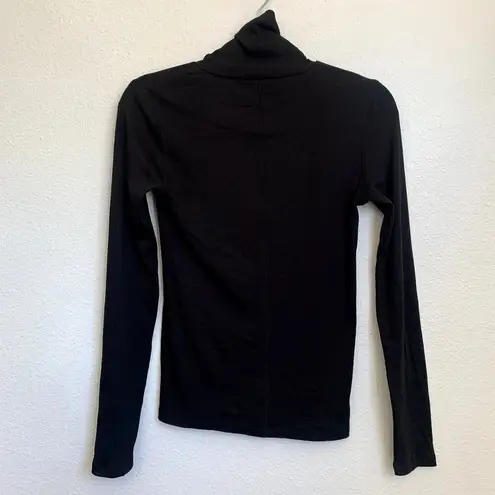 Everlane NWT  The Pima Micro-Rib Turtleneck in Black