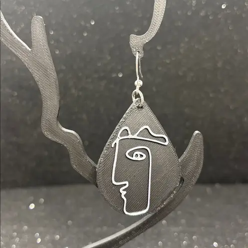 🎨✨ Abstract Picasso Teardrop Earrings | Silver Tone Accents 🩶 Black