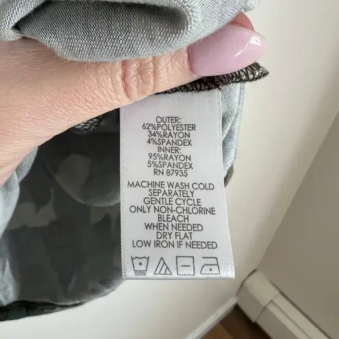 LOGO By Lori Goldstein LOGO Lounge by Lori Goldstein Camo Army Printed Jersey Knit Tank Size Large