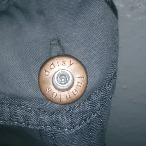 Daisy Fuentes  Moda 8 32x31 Cutest Riveted Gray Cotton Cargo Pants