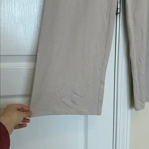 Vuori  Halo Essential Wide Leg Pants - Women's small