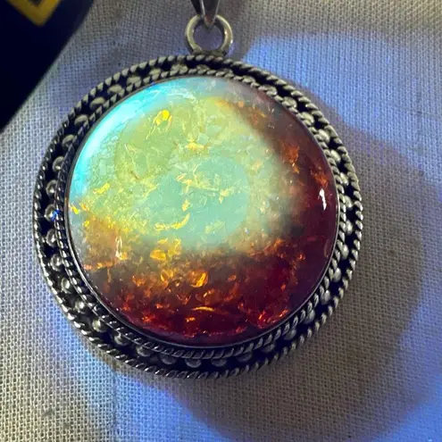 Amber Gemstone Pendant ā 925 Sterling Silver Setting, Natural Baltic Amber Jewel