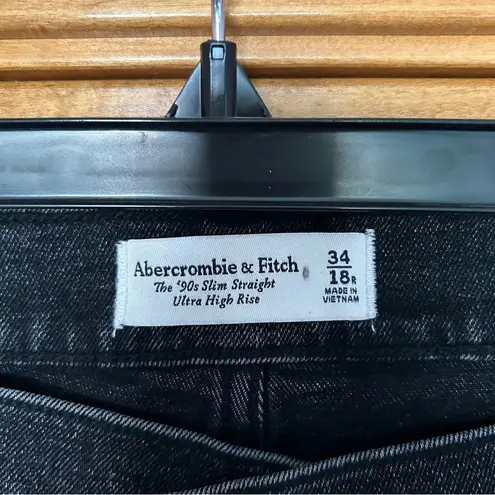 Abercrombie & Fitch  The Ultra High Rise '90s Slim Straight Leg Jeans Size 34 18