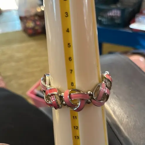 Breast cancer awareness stretch bracelet. The original pink colors. Size 8.