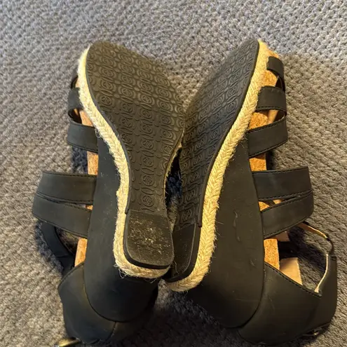 Adrienne Vittadini Adrienne Vittadini Timmy Black Strappy Sandals Size 6.5