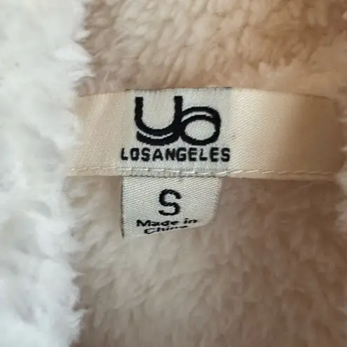 YA Los Angeles Cozy White Sherpa Vest with Black Trim Size Small