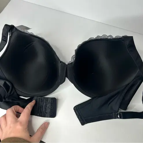 Maidenform Black Full Coverage Bra with Adjustable Straps and Molded Cups