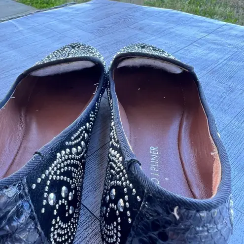 Donald Pliner DEBBI Suede Studded Flat Shoes Black Silver Women’s Size 6 Artsy