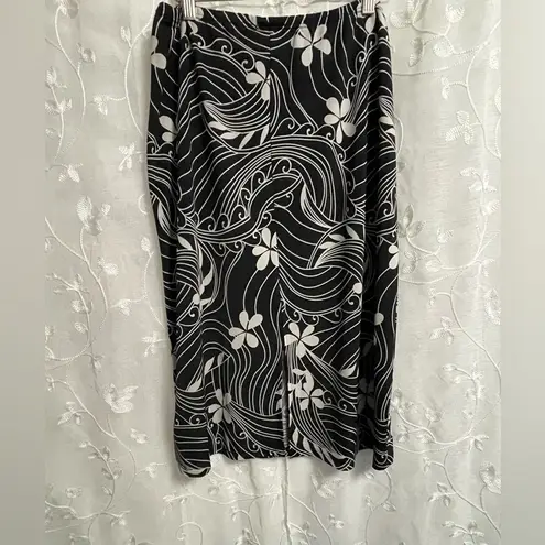 Women’s Black Floral Straight A Line Polyester Spandex Skirt Size Large EUC