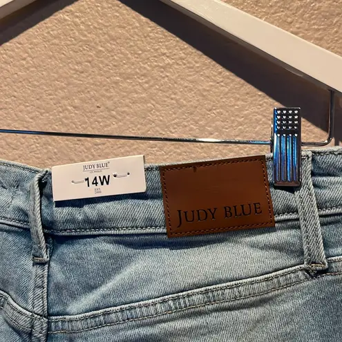 New Mid Rise Star Pocket Boyfriend Judy Blue Jeans 14W NWT