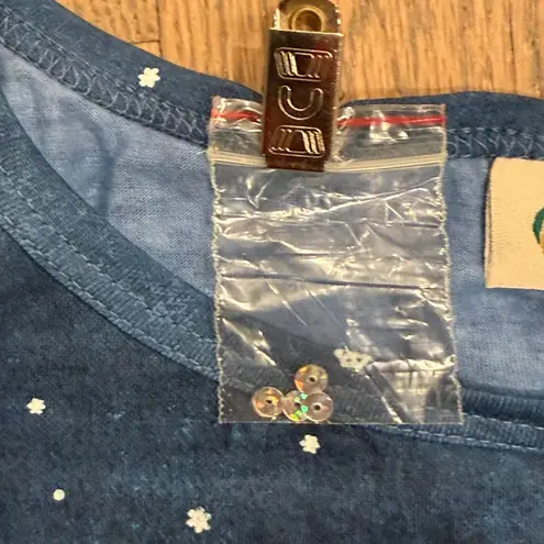 Collections Etc Blue Cardinal Snowflake Long Sleeve Top Women's Size Medium