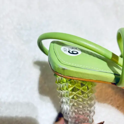 Schutz Women’s Mayte Lime Green Leather Acrylic Block Heel Sandal size 6.5