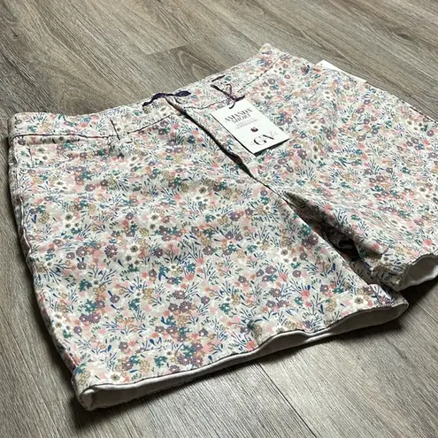 Gloria Vanderbilt Amanda Classic Rise Flex Denim Short w/Built In Slimming Panel