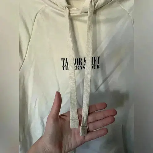 Taylor Swift The Eras Tour White Sweatshirt With Hood Women’s Size M